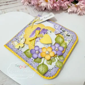 ARTE CARTÃO POTINHO ENTRE PÉTALAS
